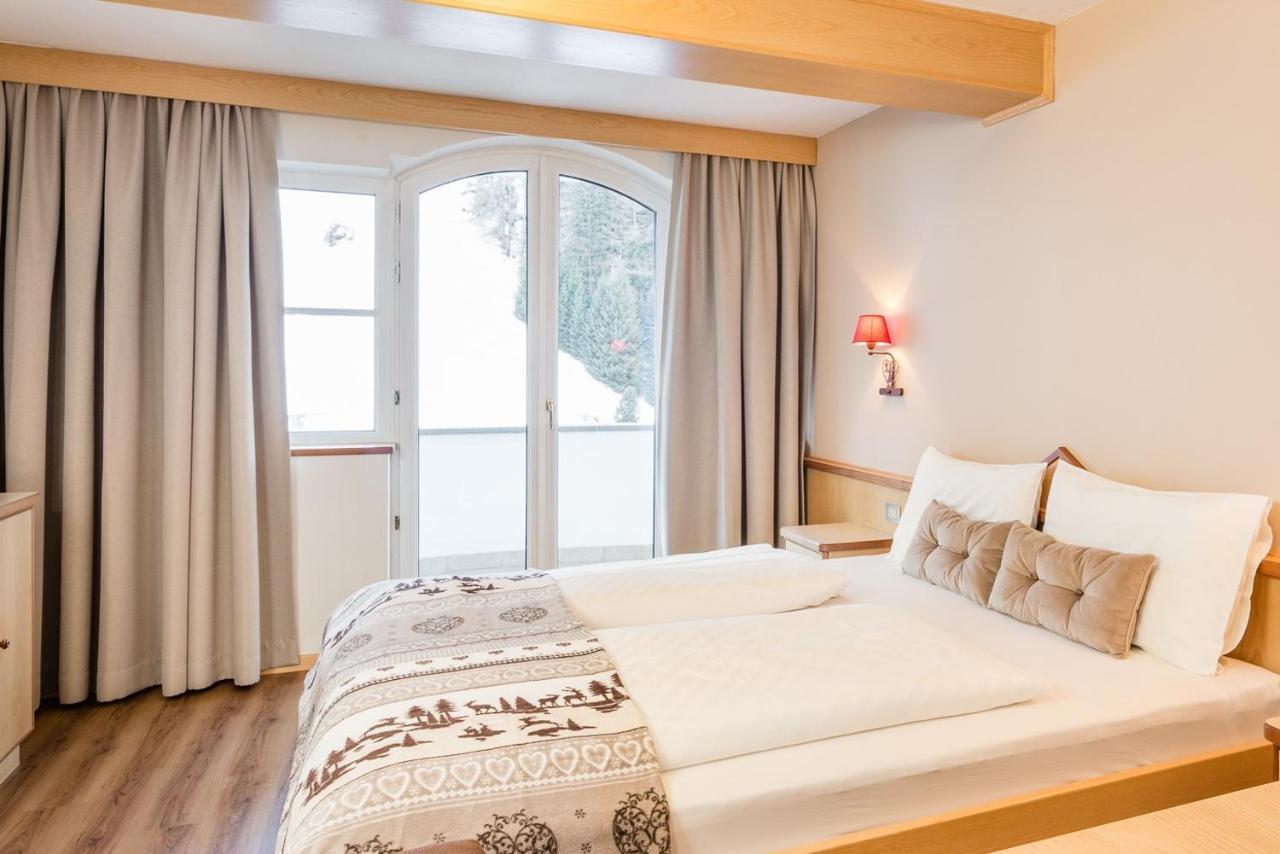 Linder Cycling Hotel Selva di Val Gardena Exterior photo