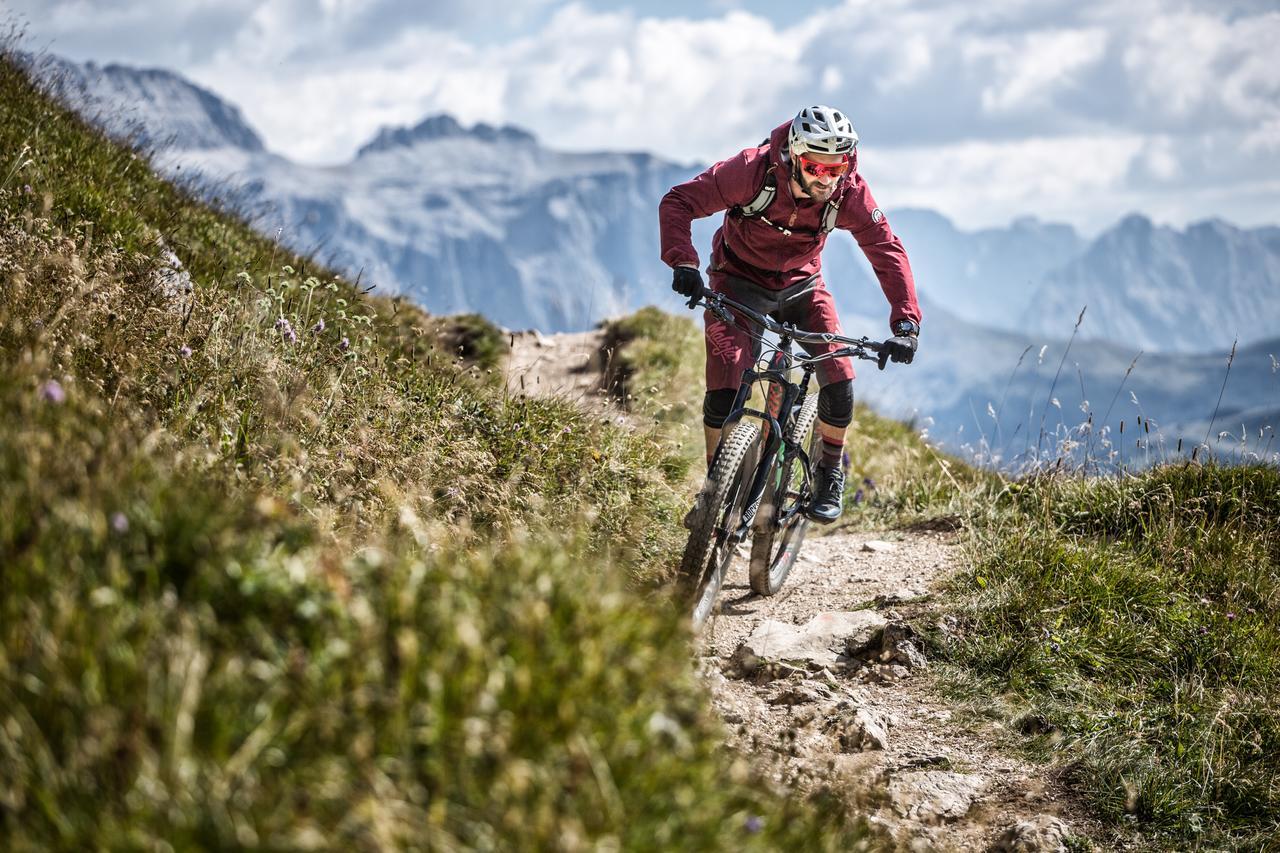 Linder Cycling Hotel Selva di Val Gardena Exterior photo