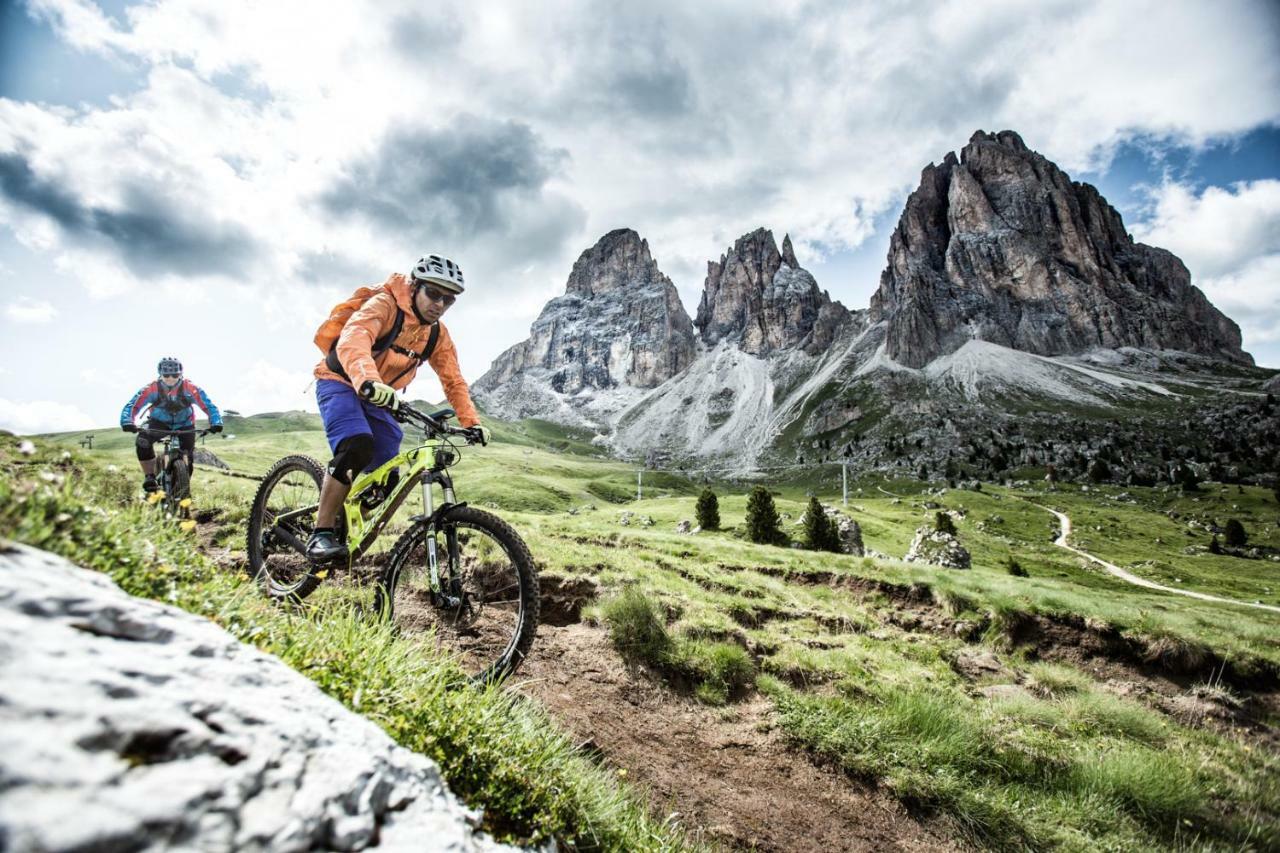 Linder Cycling Hotel Selva di Val Gardena Exterior photo
